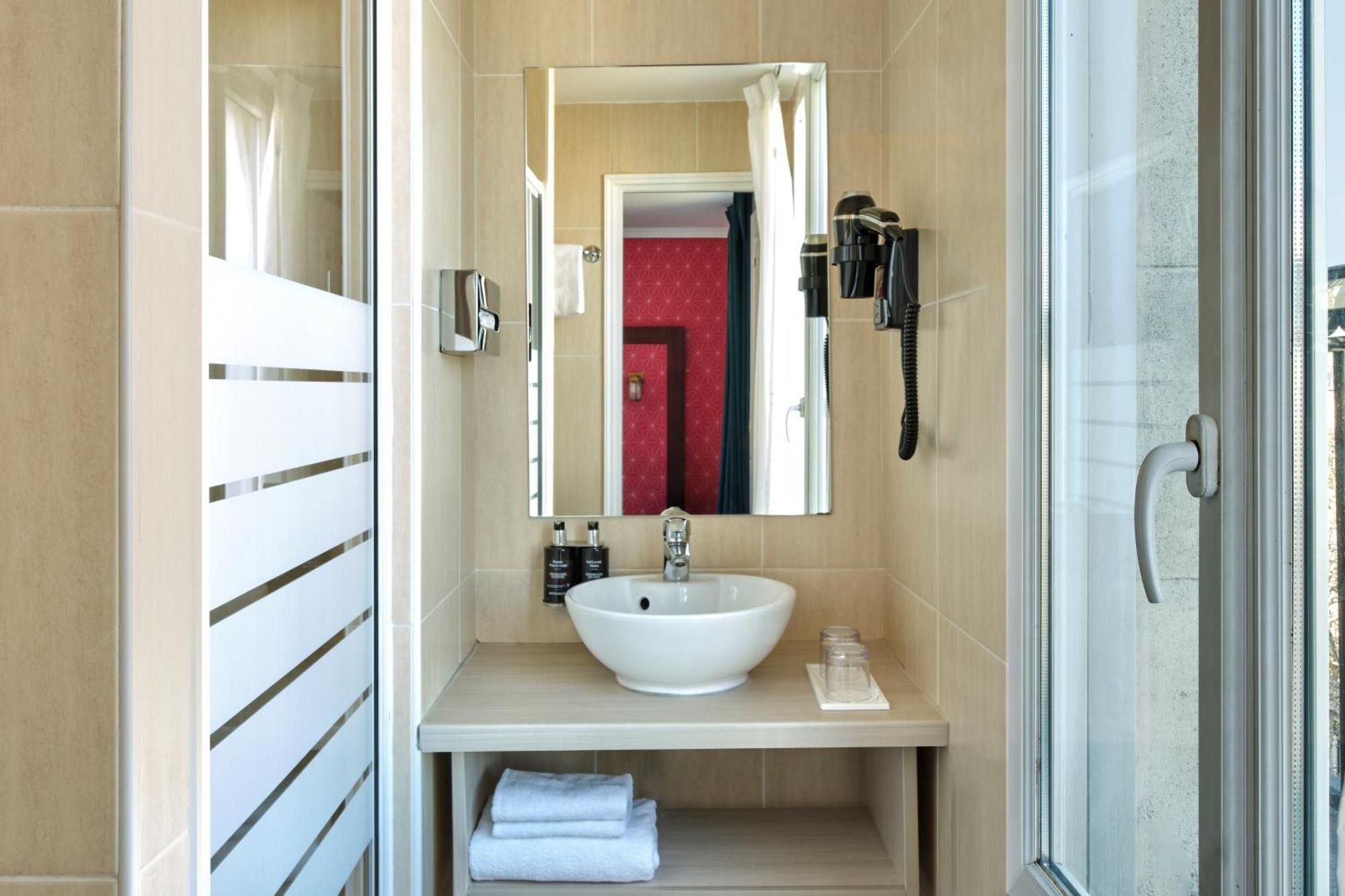 Habitación Compartida Mixta con 9 camas
